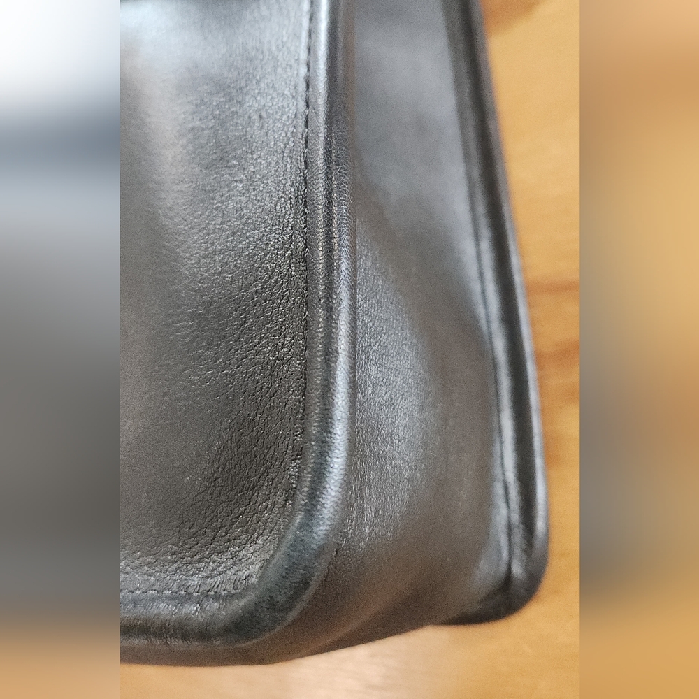 Coach Classic Willis Bag - Picture 10 of 16